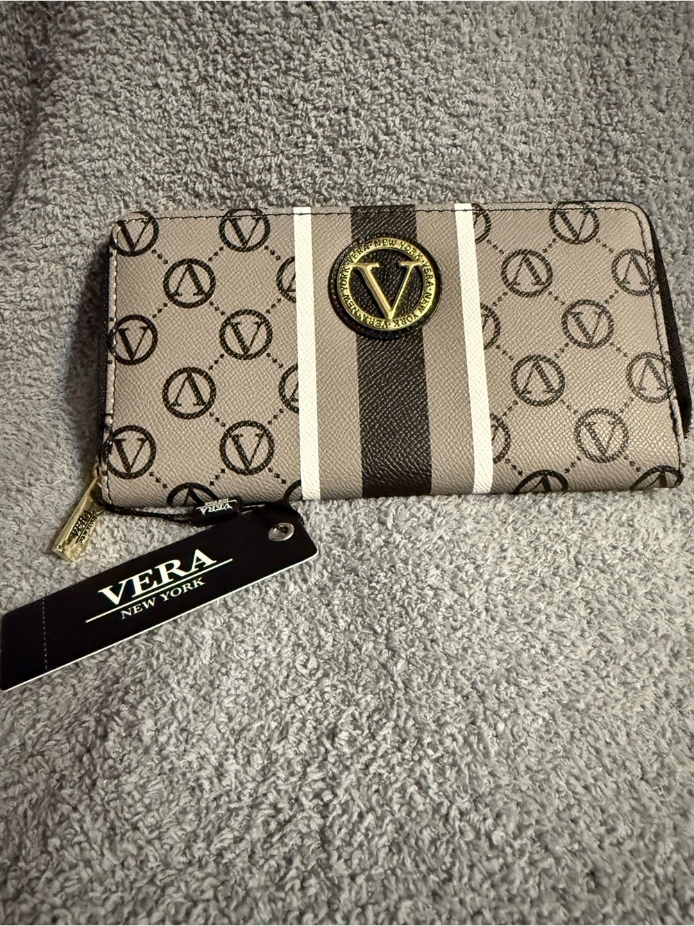Vera New York Signature Zip Wallet